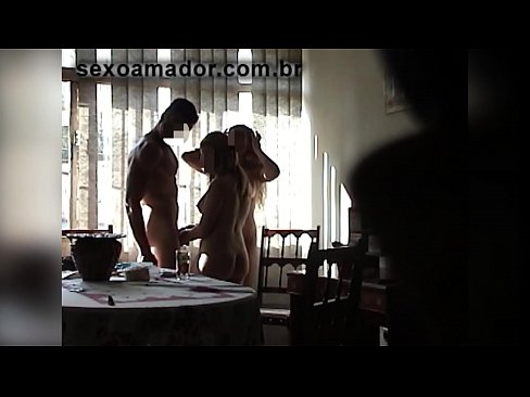 ❤️ Sexus amici invitant hominem gigantem et threesome cum eo Hard porn  apud nos